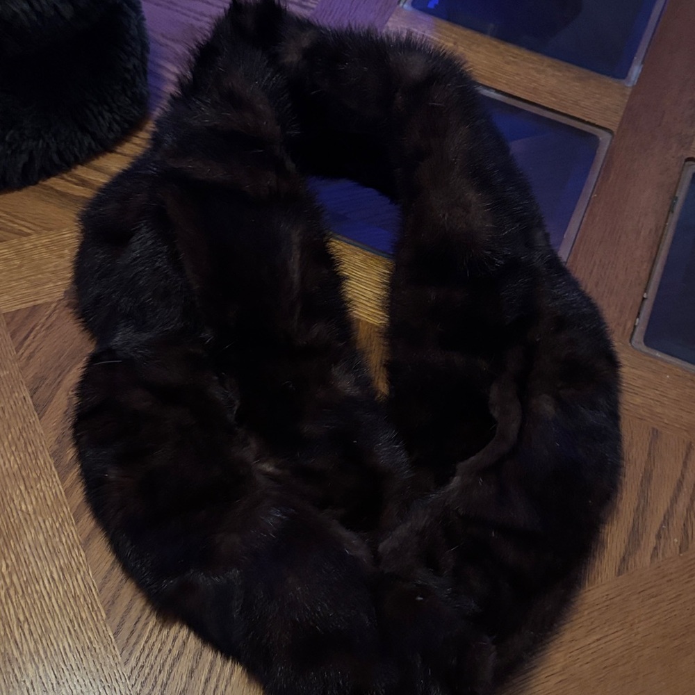 Elegant Brown Fur Scarf